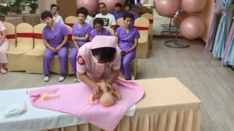 緩解寶寶腸絞痛、脹氣的排氣操怎么做?
